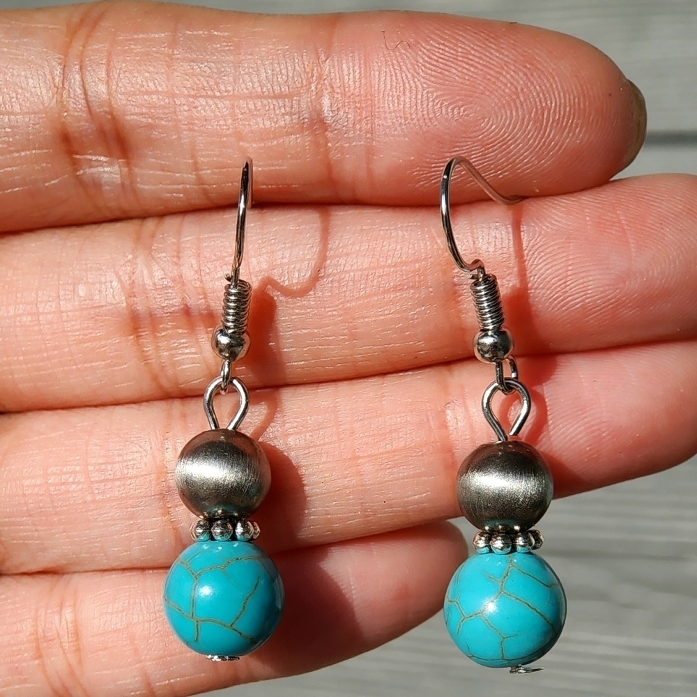 Western Navajo Pearl Simulated Dangle Earrings Howlite Turquoise Tribal Y2K - Picture 3 of 4